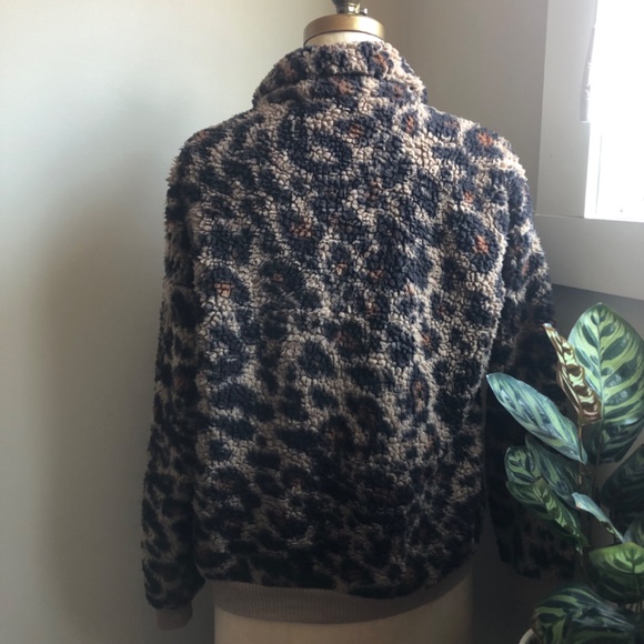 Final Clearance! Leopard Sherpa Jacket - Picture 4 of 8